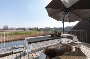 Fantastic, spacious holiday home by the water in Nieuwpoort